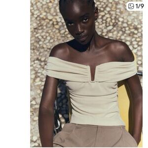 NWT ZARA OFFtHE SHOULD TOP SIZE M 
🚨price firm no discount